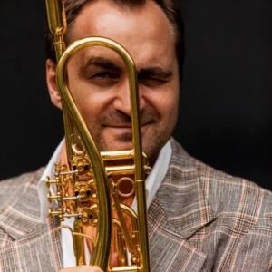 Dr. Alex Freund